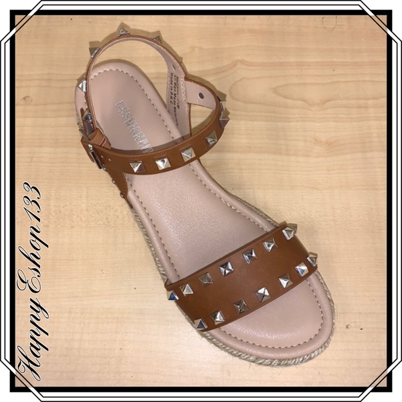 cushionaire shoes sandals